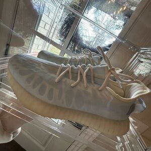 Yeezy Boost 350 - Mono Ice